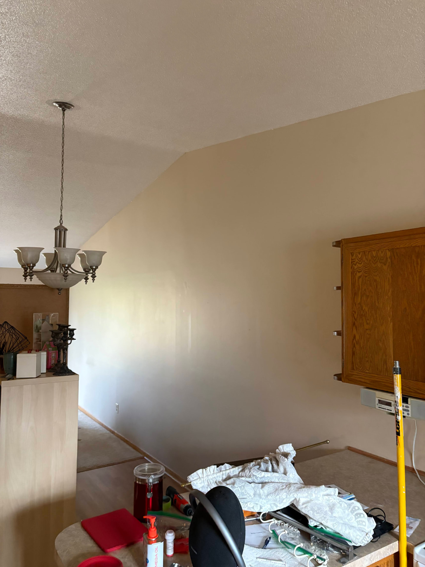 Neutral interior paint color on the walls of an Edina, MN home