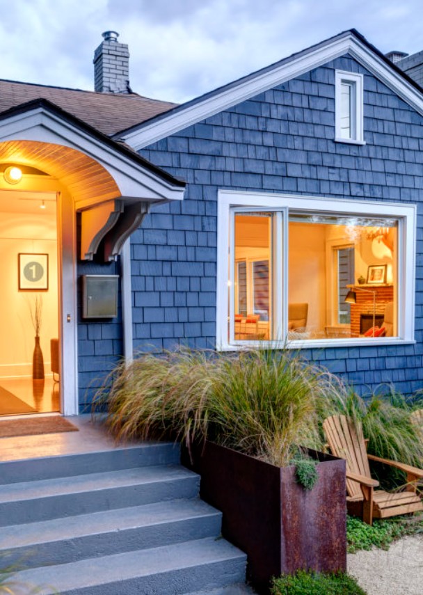 Exterior paint built for Minnesota weather on a home in Edina, MN