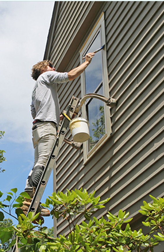Hand-cut trim and siding painting on an Edina, MN home by JVN Exteriors